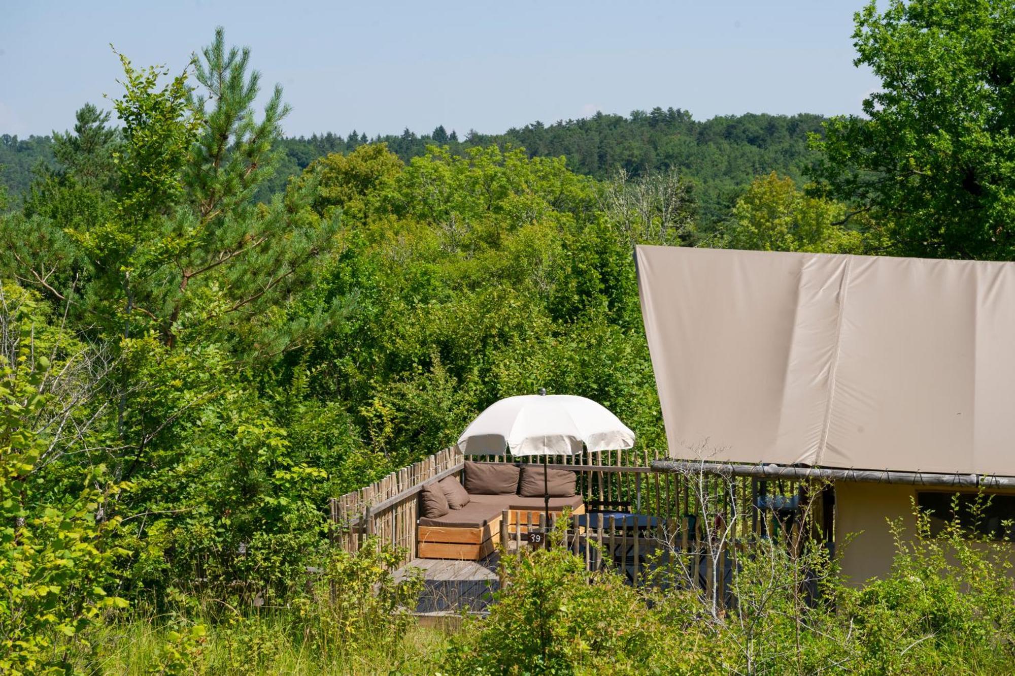 Village Huttopia Lanmary Antonne-et-Trigonant Екстериор снимка