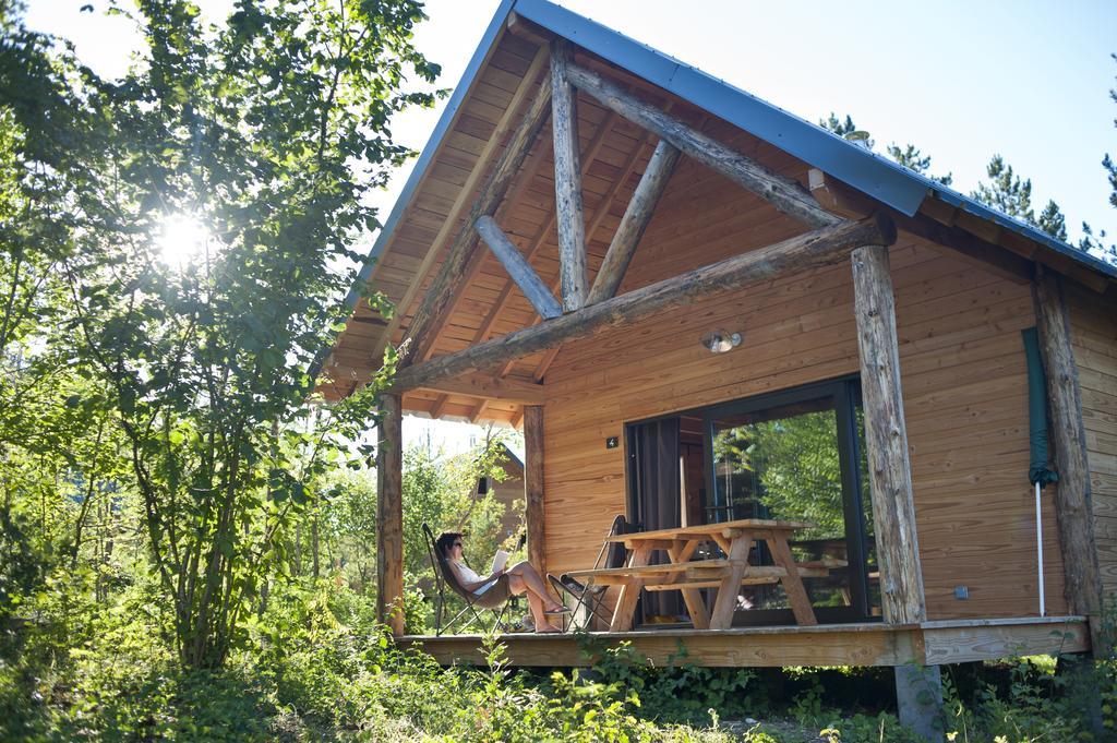 Village Huttopia Lanmary Antonne-et-Trigonant Екстериор снимка